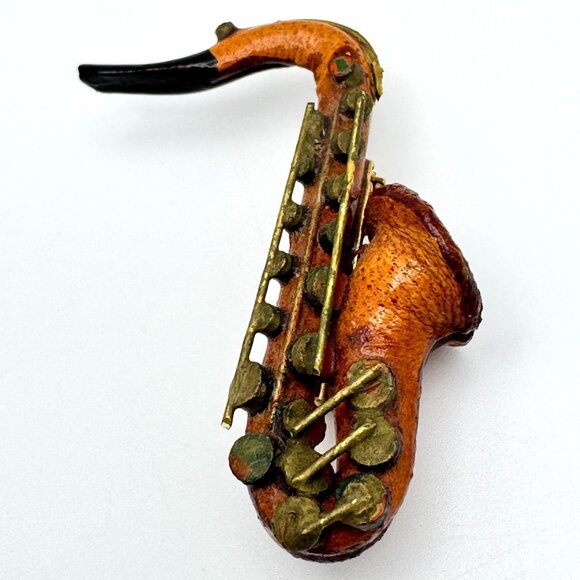 unknown Jewelry - Leather Saxaphone Brooch Pin Brown Brass Vintage 7/8 x 1 3/4" Musical Instrument